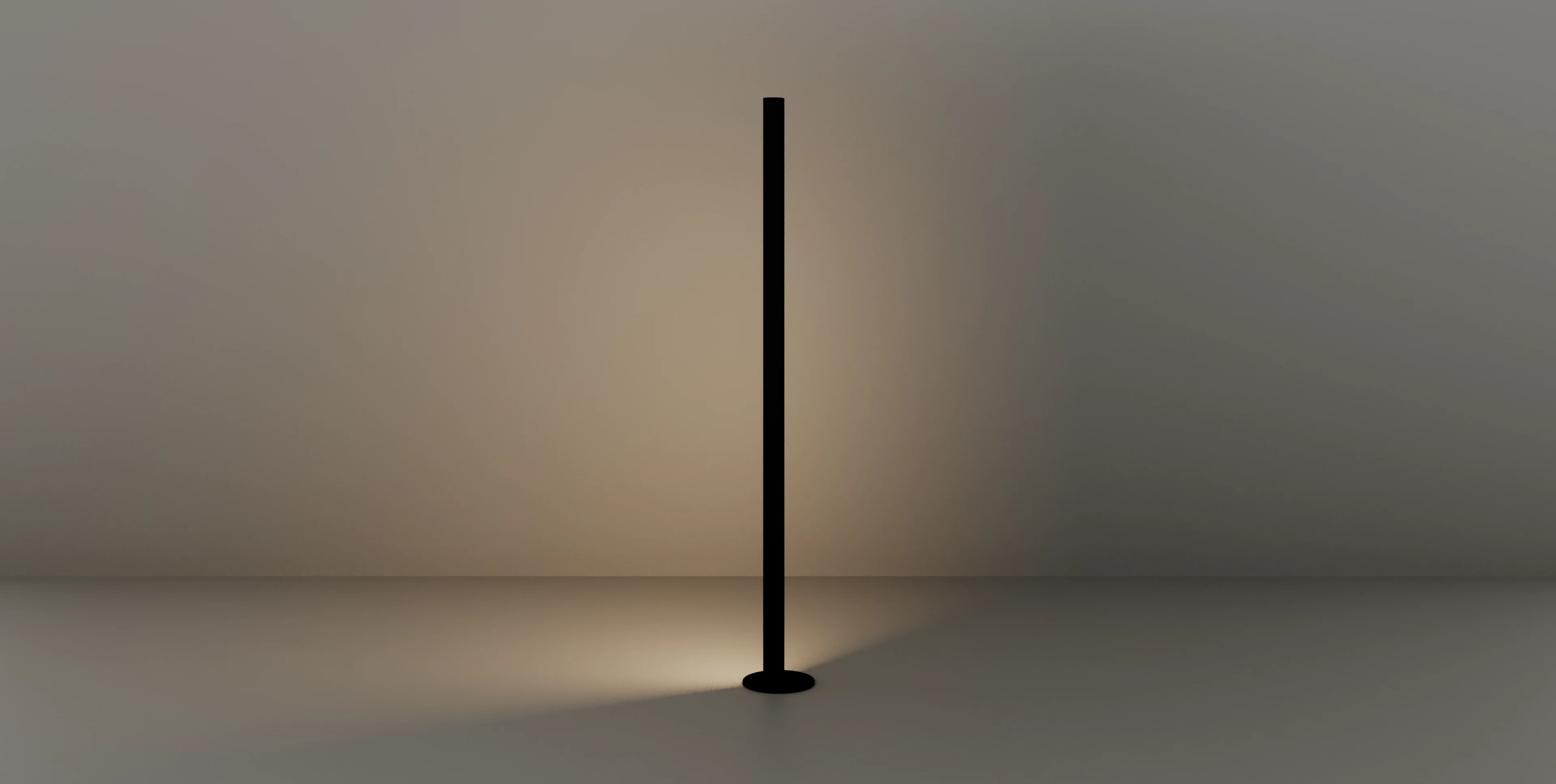 Stehleuchte GERA Avion in einem minimalistischen abgedunkelten Raum.
